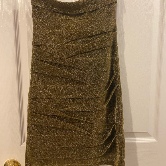 Glittery gold strapless dress - Picture 5 of 5